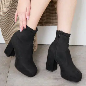 attagirl 스퀘어토 스트레치 숏부츠