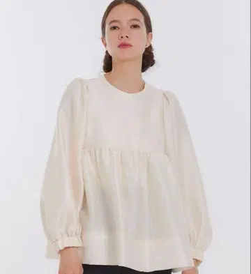 [컨디션 최상!] yori 샤이니 퍼프 블라우스 화이트 2023AW 36