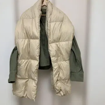 UR lab. 어반 리서치 베이지 다운 스톨 새상품급