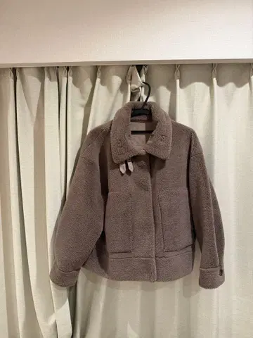 Stunning lure 에코 무스탕 숏 자켓 size 1