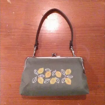 레몬 패턴이 귀여운 그린 컬러 가마구치