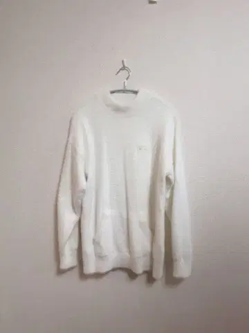 뉴발란스 화이트 크루넥 스웨터