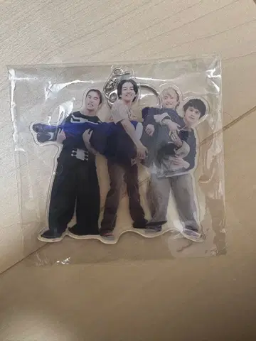 DISH// 버스 투어 혜택 아크릴 키링