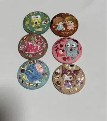 산리오 자수 캔 배지 6개 세트