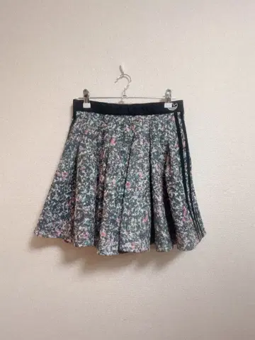 adidas 꽃무늬 플리츠 스커트