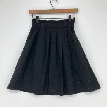 Feroux 페루 블랙 플레어 스커트 무릎 기장