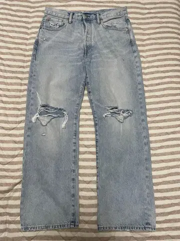 GAP 라이트 블루 데미지 데님 팬츠