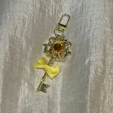 디즈니 스토어 시크릿 키체인 벨