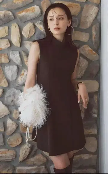 아뉴앙스 컷 조젯 미니 원피스