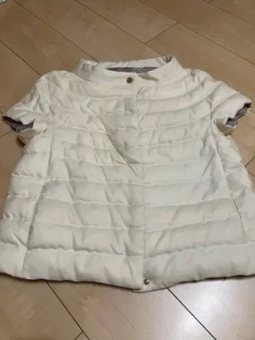 Herno 아이보리 베스트 숏 슬리브