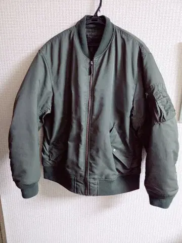 올리브 그린 MA-1 플라이트 자켓