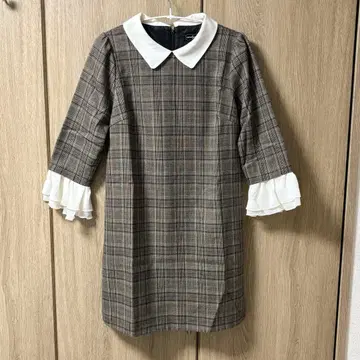 [ 컨디션 최상 ] evelyn 체크 무늬 미니 원피스 원피스