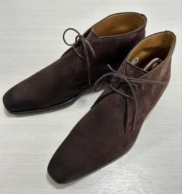 마그나니 다크 브라운 스웨이드 처카 부츠