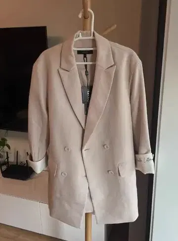 심플한 베이지 더블 브레스트 자켓 M 사이즈