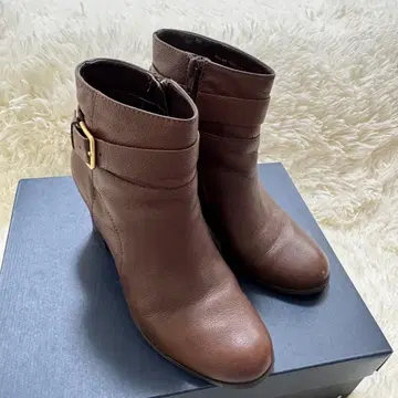 콜한 브라운 가죽 중간 힐 부츠