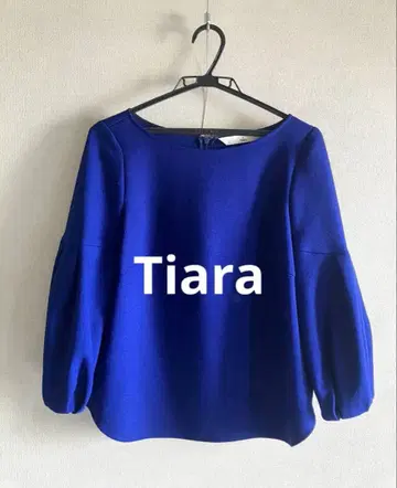 Tiara 벌룬 슬리브 상의