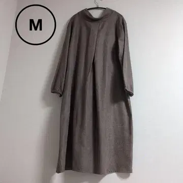 새상품 미사용 긴팔 무릎 기장 원피스 브라운 M 사이즈