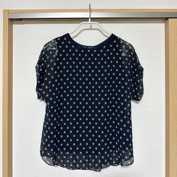 UNTITLED 네이비 패턴 반팔 블라우스