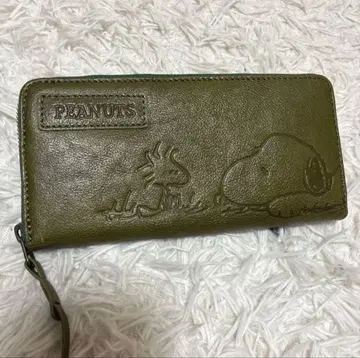 오늘 한정 판매 PEANUTS 소가죽 스누피 장지갑 카키 그린