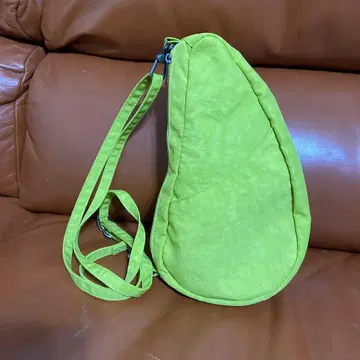 HEALTHY BACK BAG 바디백 라임 그린