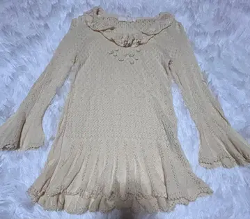 핑크하우스 니트 블라우스 모티브 프릴 베이지