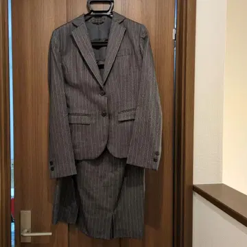 ANCHOR WOMAN 울 그레이 스트라이프 7호 9호 수트 아오야마