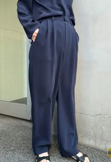 [택 포함 새상품] TOMORROWLAND에서 구매한 팬츠