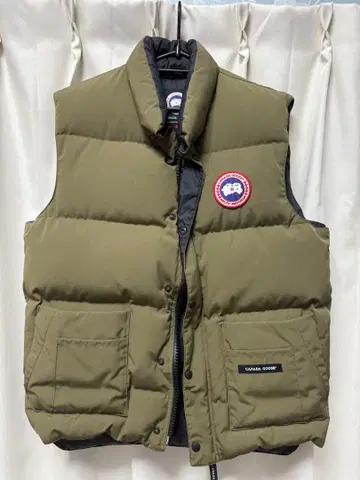 CANADA GOOSE 다운 베스트 M 사이즈 올리브