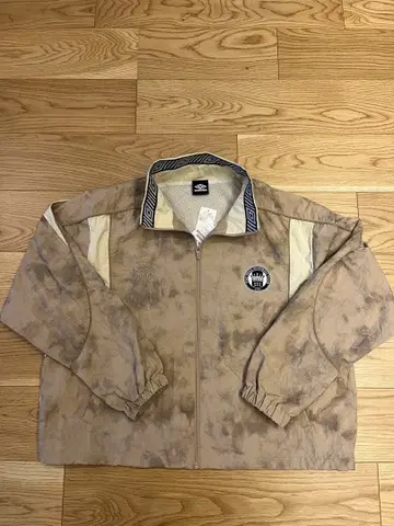 엄브로 나일론 자켓 L 프릭스스토어 콜라보 베이지 다이 다이