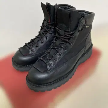 대너 BRIEFING 블랙 레드 콜라보 레어 25cm