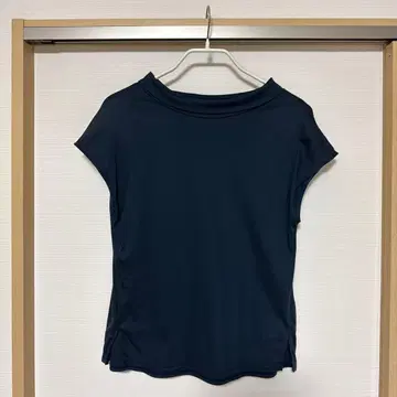 UNTITLED 네이비 보트넥 티셔츠