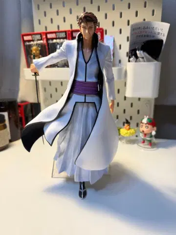 BLEACH 1번 복권 아이젠 소스케 피규어