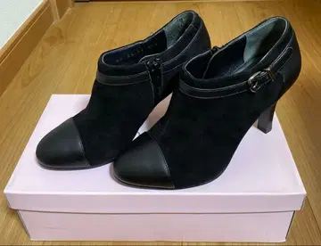 다이애나 블랙 스웨이드 가죽 부티 21.5cm