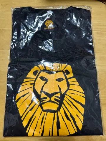 THE LION KING 라이온 블랙 티셔츠
