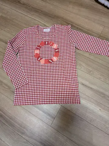 긴팔 빨간색과 화이트 체크 무늬 상의