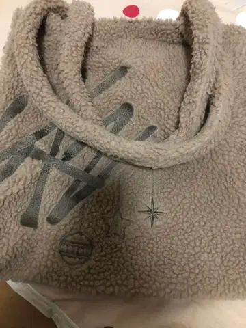 플리스 그레이 백 별 디자인