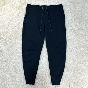 완판템 On Run On Clouds 스웨트 팬츠 블랙 M