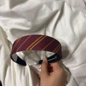 USJ 머리띠 버건디 골드 스트라이프