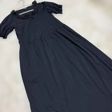 새상품급 핑크하우스 블랙 프릴 반팔 롱 원피스