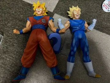 드래곤볼 손오공 베지터 피규어
