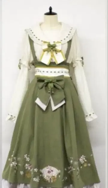 Amavel 셋업 봄꽃 만발한 나비 매듭 시리즈