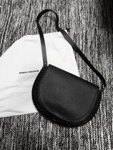 파코 라반 블랙 가죽 숄더백