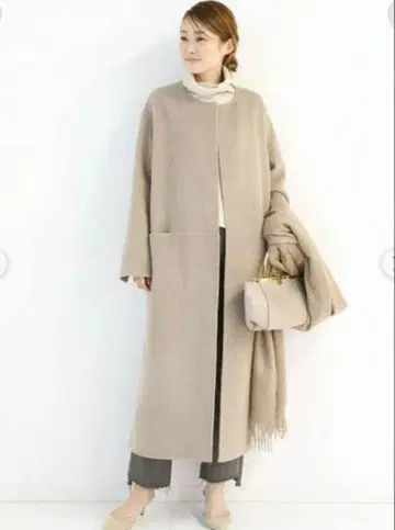 새상품 두지엠 클라세 빅토리아 리버 롱 노카라 코트 36