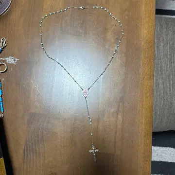 돌체앤가바나 로사리오 목걸이