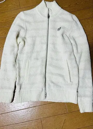 MASTER BUNNY EDITION 화이트 블루종 M 사이즈