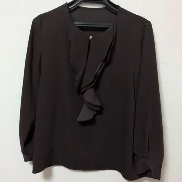 [ 새상품급 ] 트웰브 어젠다 다크 브라운 프릴 긴팔 블라우스 M