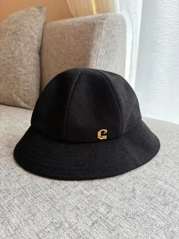 카시라 블랙 버킷햇 C 골드 로고