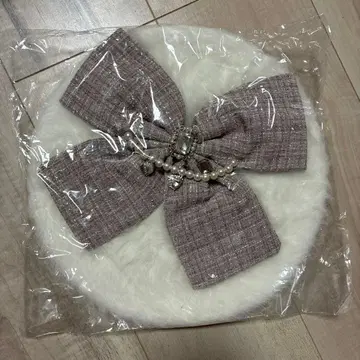 [ 가격 인하 가능 ] 화이트 퍼 베레모 리본 포함