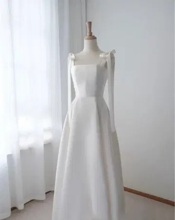 화이트 웨딩 드레스 스퀘어 넥