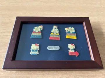 헬로키티 핀 배지 세트